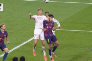 前裁判談國(guó)家德比：赫伊森對(duì)庫巴西不構(gòu)成犯規(guī) 佩德里早該吃第2黃