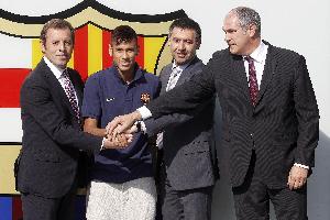 世體：巴托梅烏否認(rèn)創(chuàng)建虛假賬號攻擊他人，但警方搜到賬號證據(jù)