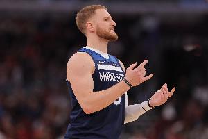 隊記：迪文岑佐分位出身打了3場控衛(wèi)值得商榷 難道在效仿火箭？