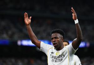 TA：維尼修斯感覺阿隆索對(duì)他不公平 巴爾韋德更想踢中場(chǎng)