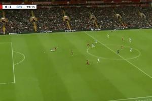 利物浦10人作戰(zhàn)！納洛拉倒單刀的德文尼，被裁判直紅罰下