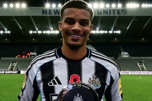 表現(xiàn)穩(wěn)??！佳夫當(dāng)選紐卡10月最佳球員