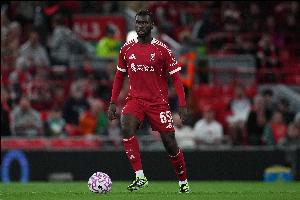 利物浦小將納洛生涯前2次替補(bǔ)均染紅 范戴克、科納特第一時(shí)間安慰