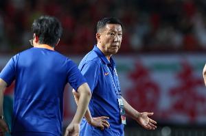 唐田談崔康熙：參加洲際比賽方面，我們和崔導(dǎo)永遠是國家利益第一