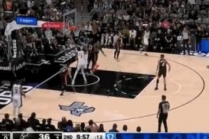 得分爆發(fā)力！哈珀底角三分&沖筐上籃里突外投連拿5分