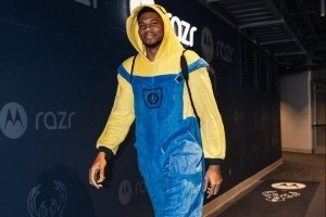 還有這層聯(lián)系？字母哥入場秀cos小黃人 約基奇曾扮神偷奶爸格魯