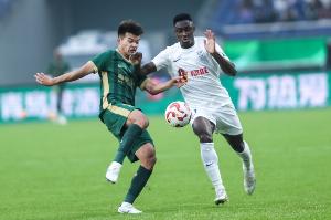 浙江隊本賽季5次烏龍，創(chuàng)2012年以來單一球隊中超賽季最多紀(jì)錄