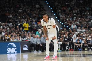 大比分領先又被追上？卡斯爾：很高興能展現(xiàn)出我們的堅韌和頑強