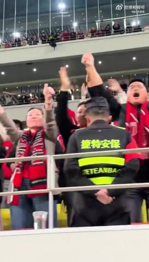 蓉城球迷：和誰(shuí)有仇你們輸誰(shuí)，我們要不要臉？蹇韜：輸球又怎么樣