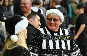 球迷協(xié)會(huì)炮轟英超：節(jié)禮日就一場(chǎng)曼聯(lián)vs紐卡，賽程安排荒謬！