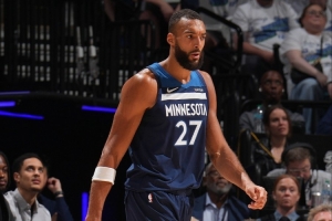 攻防全能！戈貝爾9中6砍下14+15+5+2+2填滿數(shù)據(jù)欄 正負(fù)值高達(dá)+31