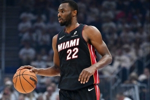 不咋地！維金斯16中6&三分6中1拿15分9板 出現(xiàn)4失誤&正負(fù)值-15