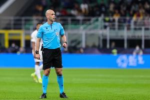 世體：安東尼-泰勒第6次執(zhí)法巴薩，此前5次2勝2平1負，客場沒輸過