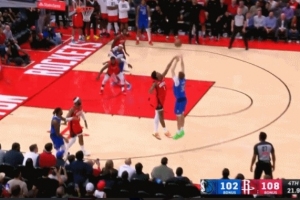 遮天蔽日！弗拉格絕境三分遭阿門(mén)迎面大帽 伊森反擊扣籃帶走比賽