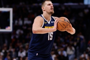 不是一個級別！約基奇22中14爆砍34分7板14助4斷2帽 三分10中4