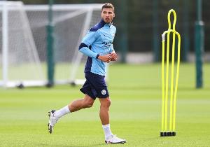 官方：魯本-迪亞斯因?qū)ι鐓^(qū)工作的卓越貢獻(xiàn)，被授予PFA社區(qū)冠軍獎(jiǎng)