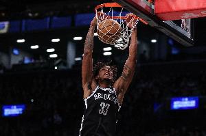 無力回天！克拉克斯頓6中6貢獻(xiàn)19分8板7助 罰球12中7