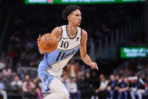 先發(fā)制人！里薩謝首節(jié)4分鐘5中4獨(dú)得11分 罰球2中2