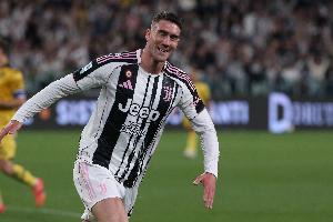 弗拉霍維奇尤文生涯前20場歐冠打進9球，近20年僅少于C羅、伊瓜因