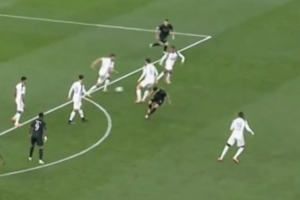 范德芬長途奔襲世界波由帕利尼亞助攻：這助攻得不到應(yīng)有認(rèn)可！