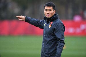 京媒談邵佳一優(yōu)勢：帶中超成績不錯(cuò)；面試現(xiàn)場競聘陳述加分不少