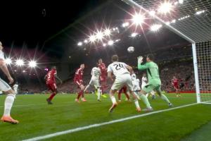 今天是戰(zhàn)神！庫爾圖瓦接連神撲，拒絕范戴克、?；倏祟^球轟炸