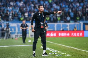 滬媒：邵佳一成年隊(duì)執(zhí)教時(shí)間太短 選聘模式難以找到合適的外教