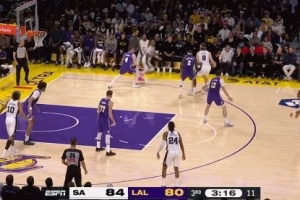 高質(zhì)量掩護(hù)！奧利尼克1擋2 卡斯?fàn)柨瘴蝗侄创┗@心