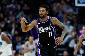 手感不錯！蒙克半場7中4&三分5中2拿到12分 另有3籃板