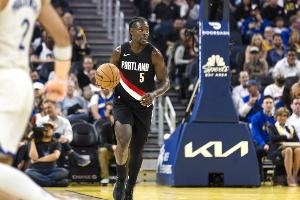 霍勒迪談?chuàng)魯±做阂饬x重大 我們的特質就是每一場都全力以赴