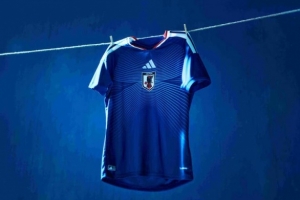 日本隊發(fā)布2026年主場球衣“水平線”，門將球衣設(shè)計靈感來自佛教