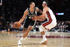 外線有譜！林迪-沃特斯13分鐘三分2中2拿到6分