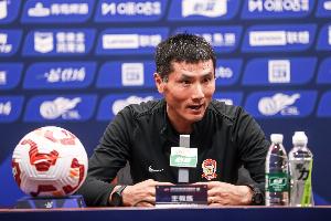 澎湃：郭士強(qiáng)的例子未必合適，但請(qǐng)給邵佳一與國(guó)足時(shí)間