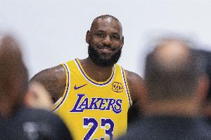 詹姆斯從未考慮過申請交易 想得到他的球隊散布他對湖人不滿謠言