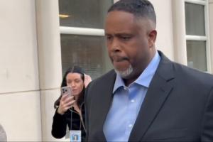 ??達(dá)蒙·瓊斯父母用休斯敦的房子作抵押 付20萬美元將其保釋