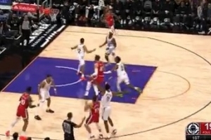 外線開火！博格丹晃開防守 橫移加長三分洞穿籃心