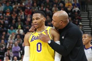 哈姆：詹眉都需要球威少只能替補(bǔ) 這是我的決定 我必須平衡球隊(duì)