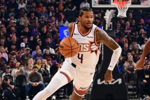 新的開始！杰倫·格林太陽首秀 半場16分2板2助 正負值+7全隊最高