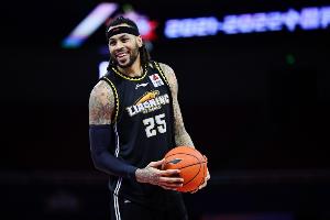 直播吧：遼寧男籃新賽季的四位外援將于下周抵達(dá)沈陽與球隊會合