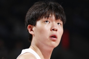 NBA中國官網(wǎng)：適當(dāng)?shù)闹臼菍顾?教練組有在監(jiān)測瀚森的體脂率