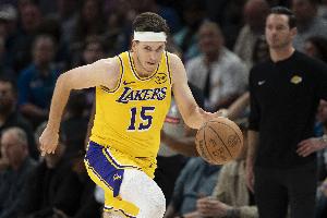 隊記：里夫斯檢查結(jié)果無明顯損傷 樂觀估計可趕上周二與黃蜂比賽