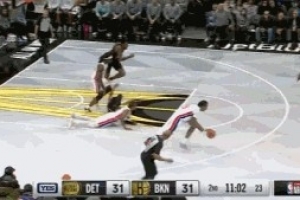 攻防一體！奧薩爾倒地?cái)嗲蚩焖俑M(jìn)再助攻斯圖爾特打?；@網(wǎng)