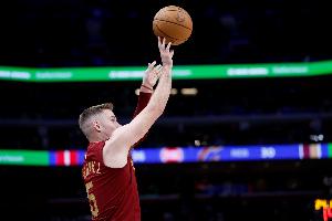 微波爐！梅里爾首節(jié)替補登場5分鐘三分3中3射落9分 另有1板1助