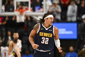 轅門射戟！阿隆-戈登側翼借掩護 出手三分正中靶心