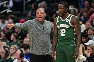 普林斯頸部拉傷！里弗斯：不清楚恢復(fù)時間表 會做更多檢查評估