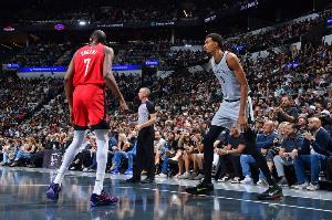 火箭搶到17個進攻籃板但二次進攻僅21分 馬刺是15板二次進攻33分