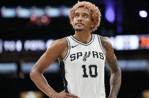 狀態(tài)低迷！索漢半場4投0中&三分2中0 僅得到0分2板2助