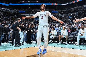 恐怖的沖擊力！卡斯?fàn)柡笈挪迳涎a(bǔ)籃得分