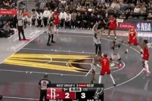 外線開炮！阿門弧頂被放空 揚手三分穩(wěn)穩(wěn)命中