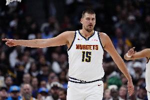 約基奇第11次以70+%命中率砍下30+三雙 超張伯倫 獨享歷史第1